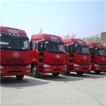 解放310双转向J6M轻量化半挂车解放牵引车梁山半挂车