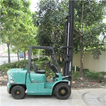 九成新3.5T3节4.3米门架三菱二手叉车