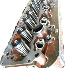 俄罗斯MTZ缸盖