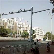 江苏扬州厂家批发定做监控杆，F杆，公路诱导屏，八角杆监控架
