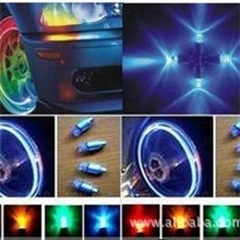 汽车七彩双感车轮灯智能震动合金车轮灯风火轮智能震动一对装