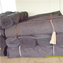 厂家低价销售大棚保温被，新型保温被，防水棉被。