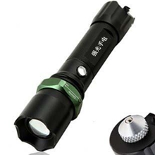 厂家直销CREEQ5XPE强光手电筒旋转变焦金属开关带救生锤