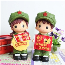 新款军旅风格大号军人装情侣树脂摆件小两口储蓄罐做工精美