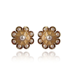 C19外贸原单日韩款珍珠花朵简约时尚荧光新款耳钉