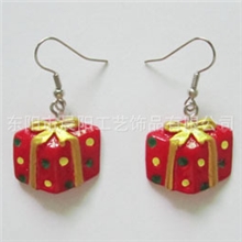 供应圣诞老人、鹿、礼物树脂配件吊坠耳饰品，圣诞用品