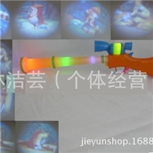 新款666-2C电动熊出没左手轮投影枪带8个图案音乐灯光光头强枪