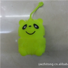 生产闪光毛毛球动物发光毛毛球。熊猫球，TPR球批发