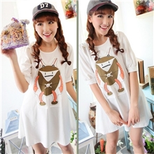 模特实拍-2013年韩国款时尚中袖长款宽松印花T恤(现货)