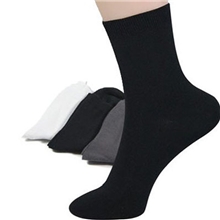 批发四季袜男袜纯色袜子男款外贸中筒最低价供应