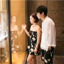 斯托克夫妇情侣装韩版时尚黑色绣花连衣裙沙滩度假性感抹胸短裙