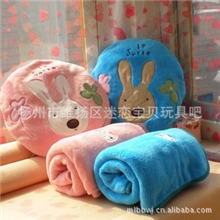 优质砂糖兔卡通空调毯两用抱枕靠枕空调毯大号