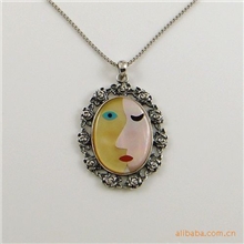 别具创意的脸贴脸嘴对嘴造型925银镶嵌宝石吊坠项坠