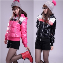 2013女式新款前胸撞色印花韩版修身短款羽绒服064140018厂家直供