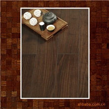 精品多层实木地板黑胡桃