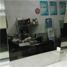 批发供应镜面玻璃；钢化镜子玻璃；公检法司专用隔离玻璃