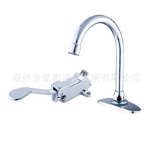 厨房多功能水龙头脚踏式横式菜盆龙头洗脸盆拖把池挂墙式龙头