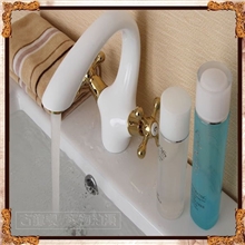 大量供应烤白漆水龙头全铜高档双开面盆水龙头特供利迪亚