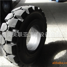 无惧I胶轮车填充轮胎8.25-20(telio)