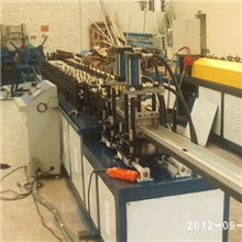 供应轻钢龙骨设备，三角龙骨机，隔墙龙骨机(图)