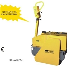 新型手扶式压路机