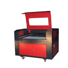 激光雕刻机