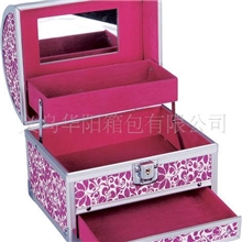 化妆包（铝合金包边，内带托盘，抽屉，化妆镜，质优价廉）