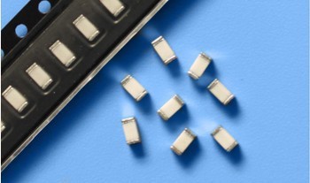 陶瓷放电管（3DS贴片型）