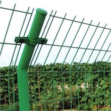 供应双边丝护栏网，浸塑双边护栏