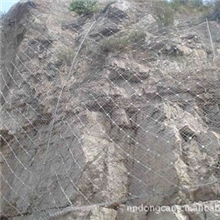 防止山坡岩石崩塌用的防护网