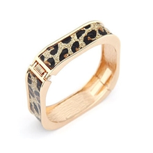 欧美时尚手镯大牌优雅大方精美气质手镯方形手镯女士手镯批发