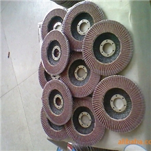 百页轮磨具专用于设备制造业的打磨，抛光。