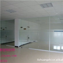 厂房硅钙板吊顶医院装修玻璃隔断水磨石门窗安装塑料扣板吊顶