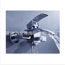 浴缸浴室龙头玻璃瀑布入墙龙头全铜面盆三联龙头