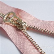 Cee品牌优质镀金拉链，2013精品女装首选，品质保证，支持混批