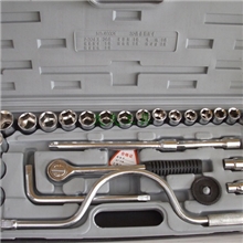 32件沪工汽修套装工具组套工具套筒扳手棘轮扳手