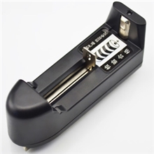 强光手电筒座充万能充电器145001643018650锂电池智能座充