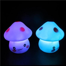 蘑菇表情七小夜灯蘑菇小人七彩小夜灯批发/七彩变色小夜灯混批