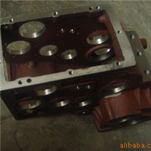 供应四方拖拉机变速箱体拖拉机配件