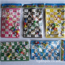 新款赠品游戏玩具，简装蛇棋，小号纸棋盘低价位游戏棋