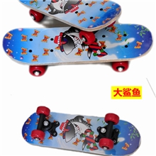 飞越神特价儿童四轮滑板双翘滑板车初级滑板
