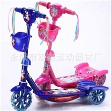 热卖儿童三轮滑板车带音乐带灯光可调高低多款卡通图案