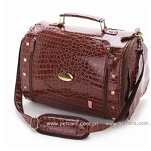 批发宠物包厂家PETCARE芘嘉儿狗包宠物袋日本时尚折叠宠物箱133BR