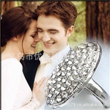 /Twilight暮光之城/月食/贝拉订婚水晶戒指镶钻指环8号