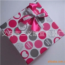 厂家专业生产马尼拉纸板方形毛巾蛋糕盒