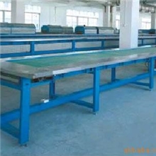 将成型好的鞋子包装整理,可适用于制鞋,电子,皮包&hellip;