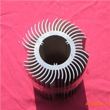 生产挤压高品质太阳花散热片铝型材