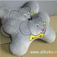 广州瑞东汽车用品厂热销超柔汽车头枕，骨头枕，颈枕