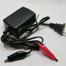 摩托车汽车电瓶充电器12V智能型电池充电器汽车用品批发