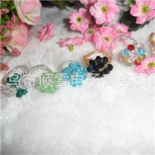 供应夜市地摊热卖手工饰品纯手工韩版串珠水晶戒指指环四叶草